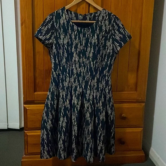 Tokito Dress - Picture 2 of 4